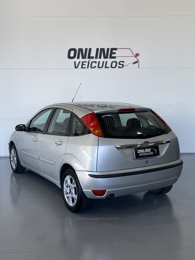 FOCUS 1.6 GLX 8V FLEX 4P MANUAL - 2009 - FARROUPILHA