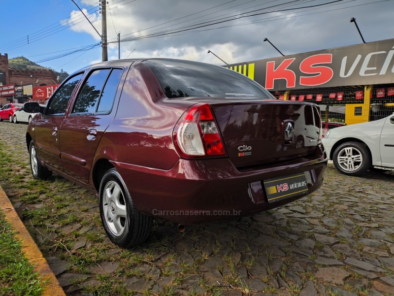 CLIO 1.0 PRIVILÉGE SEDAN 16V FLEX 4P MANUAL - 2008 - DOIS IRMãOS