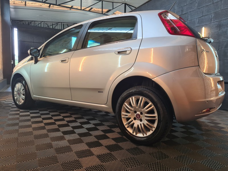 PUNTO 1.4 ATTRACTIVE 8V FLEX 4P MANUAL - 2012 - FARROUPILHA