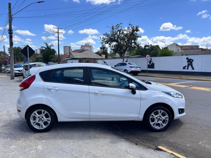 FIESTA 1.6 SE HATCH 16V FLEX 4P MANUAL - 2016 - VENâNCIO AIRES