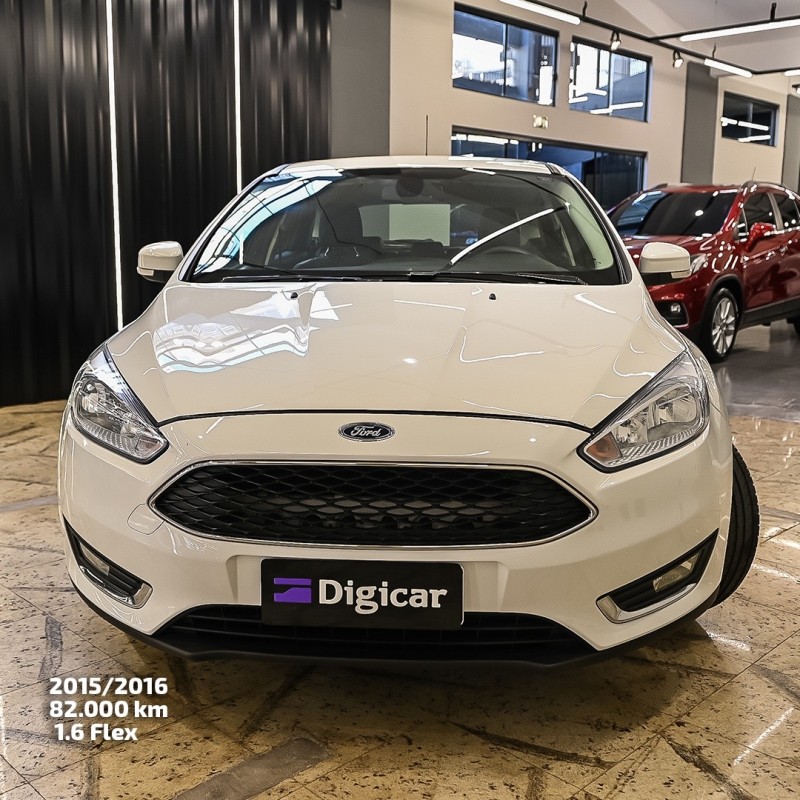 FOCUS 1.6 8V FLEX 4P MANUAL - 2016 - LAJEADO