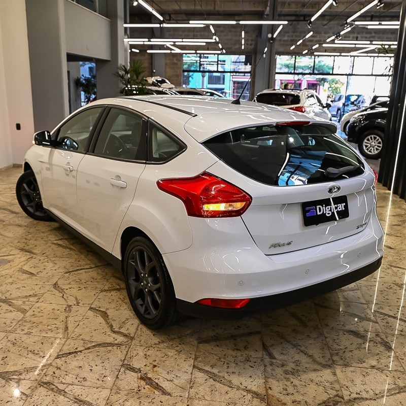 FOCUS 1.6 8V FLEX 4P MANUAL - 2016 - LAJEADO