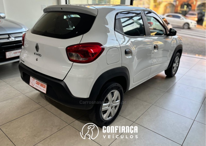 KWID 1.0 12V SCE FLEX LIFE MANUAL - 2020 - BENTO GONçALVES