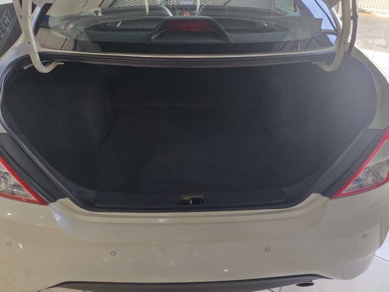 VERSA 1.6 16V FLEX UNIQUE 4P XTRONIC - 2018 - PORTãO