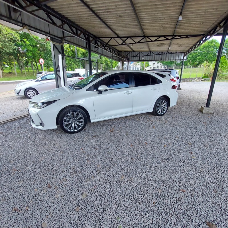 COROLLA 2.0 XEI 16V FLEX 4P AUTOMÁTICO - 2023 - BOM PRINCíPIO