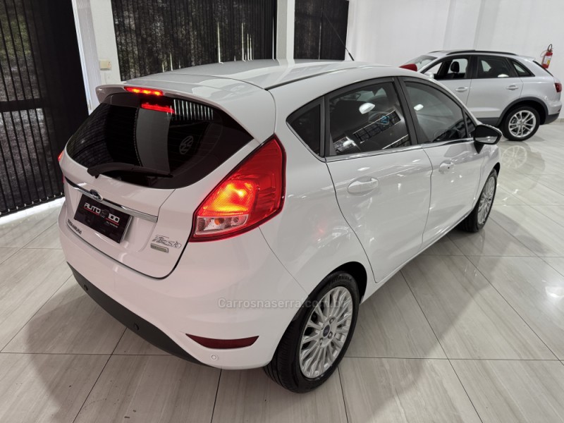 FIESTA 1.0 ECOBOOST TITANIUM PLUS HATCH 12V GASOLINA 4P AUTOMÁTICO - 2017 - CAXIAS DO SUL