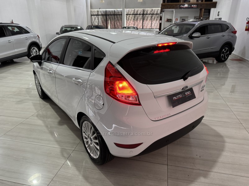 FIESTA 1.0 ECOBOOST TITANIUM PLUS HATCH 12V GASOLINA 4P AUTOMÁTICO - 2017 - CAXIAS DO SUL