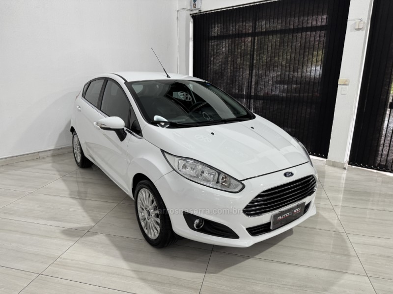 FIESTA 1.0 ECOBOOST TITANIUM PLUS HATCH 12V GASOLINA 4P AUTOMÁTICO - 2017 - CAXIAS DO SUL