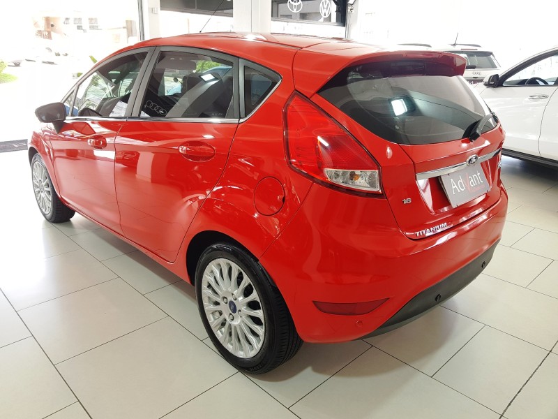 FIESTA 1.6 TITANIUM HATCH 16V FLEX 4P AUTOMÁTICO - 2017 - CAXIAS DO SUL