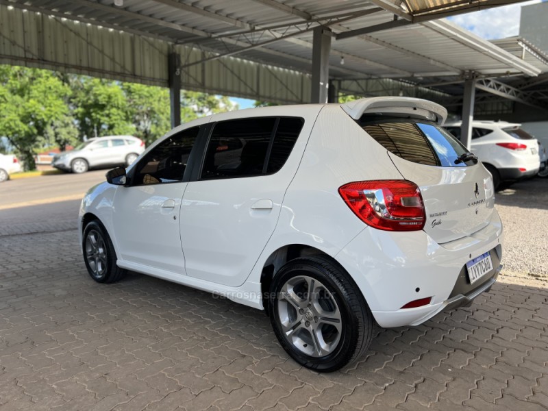 SANDERO 1.0 12V GT LINE LIMITED FLEX 4P MANUAL - 2019 - BOM PRINCíPIO