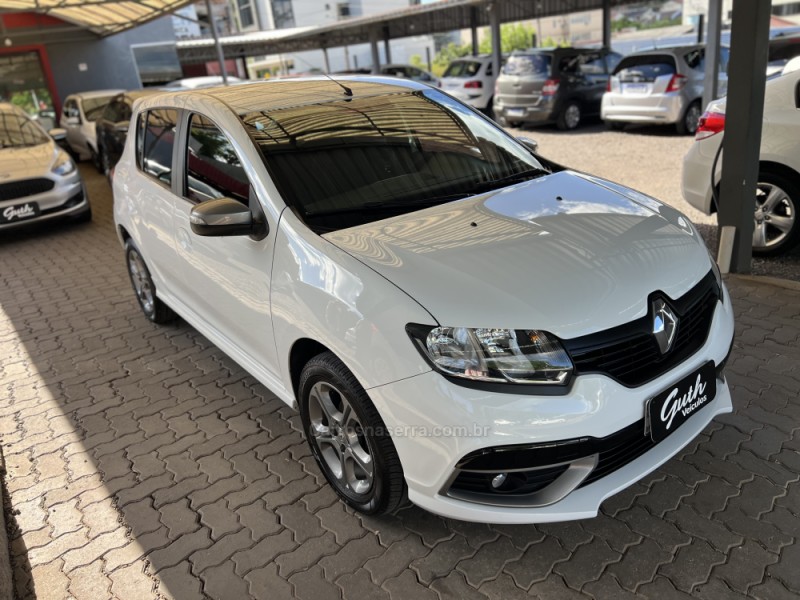 SANDERO 1.0 12V GT LINE LIMITED FLEX 4P MANUAL - 2019 - BOM PRINCíPIO