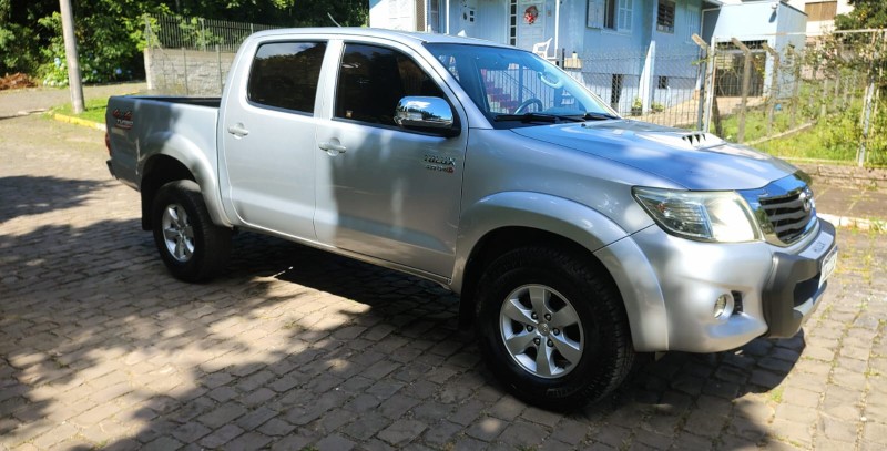 HILUX 2.8 SRV 4X4 CD 16V DIESEL 4P AUTOMÁTICO - 2013 - FARROUPILHA