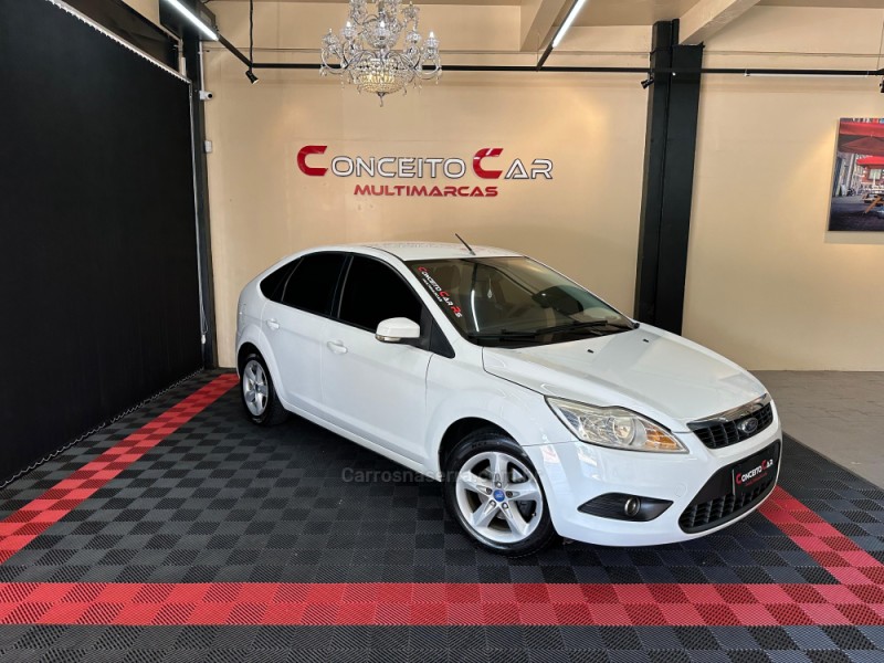 FOCUS 1.6 SE 8V FLEX 4P MANUAL - 2013 - NOVO HAMBURGO