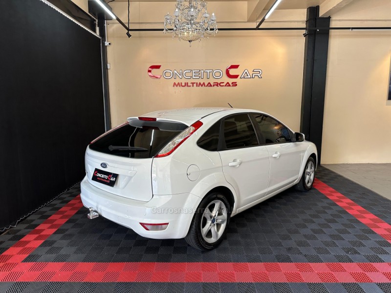 FOCUS 1.6 SE 8V FLEX 4P MANUAL - 2013 - NOVO HAMBURGO