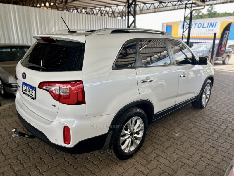 SORENTO EX 3.5 L V6 4X4 AUTOMÁTICO - 2015 - SãO SEBASTIãO DO CAí