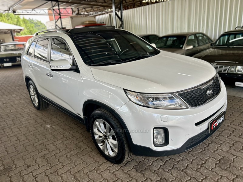 SORENTO EX 3.5 L V6 4X4 AUTOMÁTICO - 2015 - SãO SEBASTIãO DO CAí