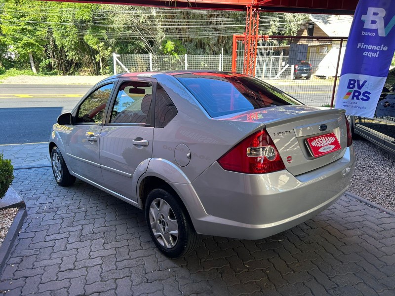 FIESTA 1.0 ROCAM SEDAN 8V FLEX 4P MANUAL - 2009 - TRêS COROAS