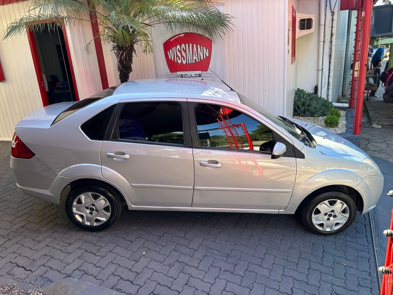 FIESTA 1.0 ROCAM SEDAN 8V FLEX 4P MANUAL - 2009 - TRêS COROAS