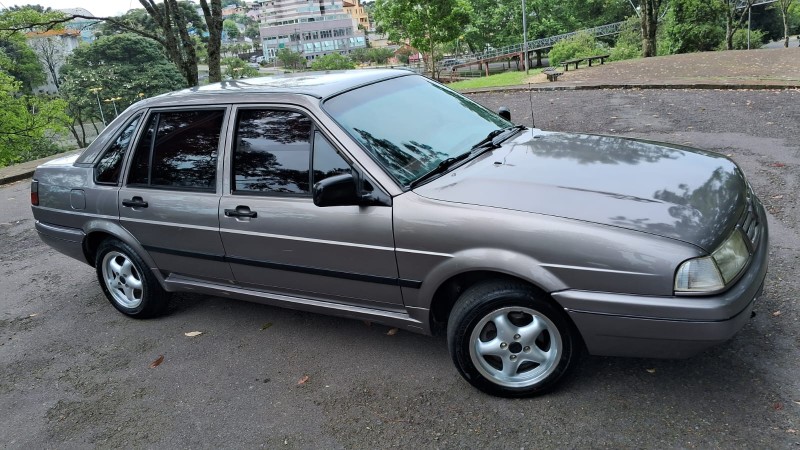 SANTANA 2.0 MI 8V GASOLINA 4P MANUAL - 1996 - CAXIAS DO SUL