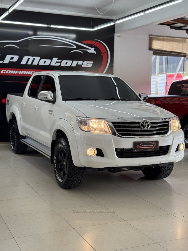 HILUX 2.7 SRV 4X4 CD 16V FLEX 4P AUTOMÁTICO - 2014 - FARROUPILHA