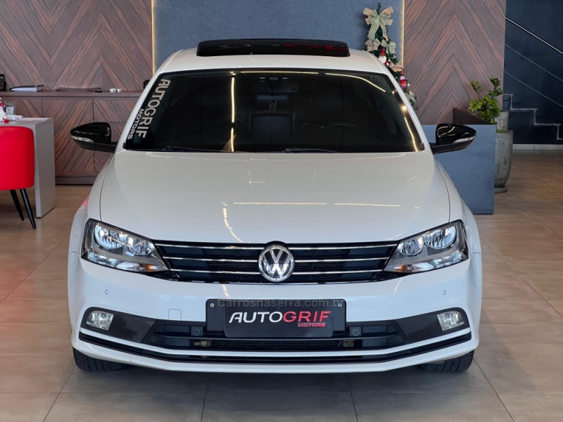 JETTA 2.0 COMFORTLINE FLEX 4P TIPTRONIC - 2015 - CAMPO BOM