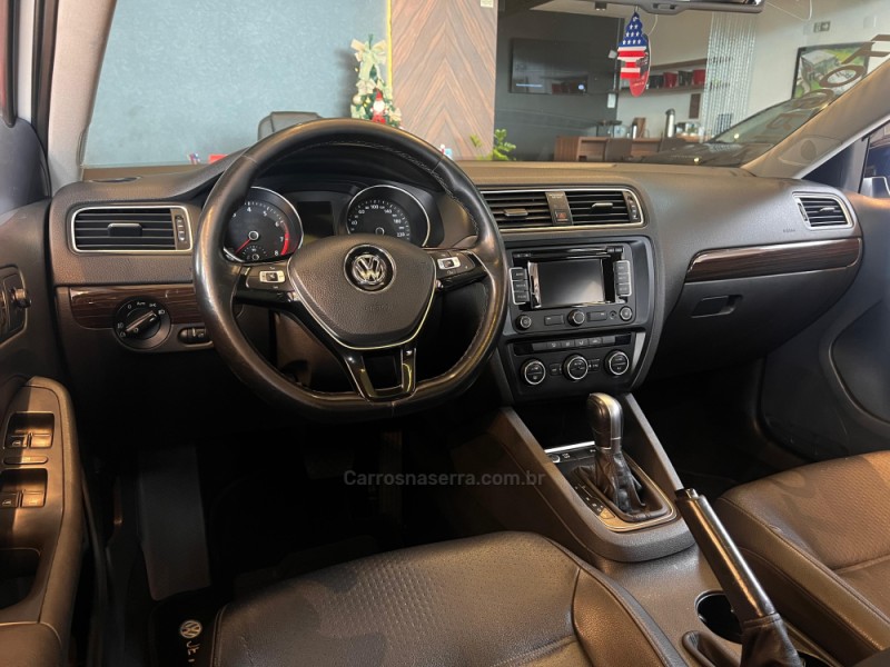 JETTA 2.0 COMFORTLINE FLEX 4P TIPTRONIC - 2015 - CAMPO BOM