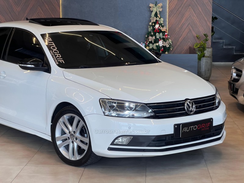 JETTA 2.0 COMFORTLINE FLEX 4P TIPTRONIC - 2015 - CAMPO BOM