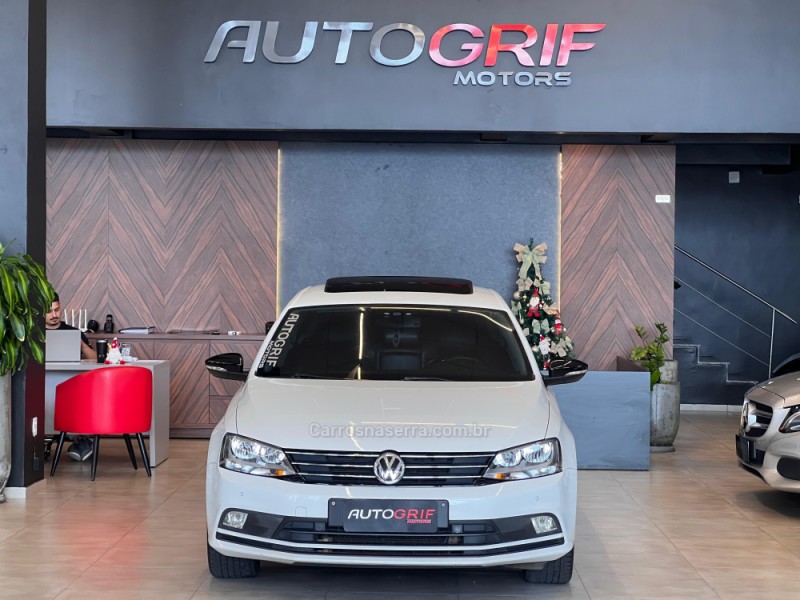 JETTA 2.0 COMFORTLINE FLEX 4P TIPTRONIC - 2015 - CAMPO BOM