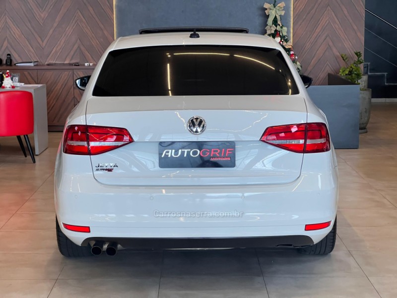 JETTA 2.0 COMFORTLINE FLEX 4P TIPTRONIC - 2015 - CAMPO BOM