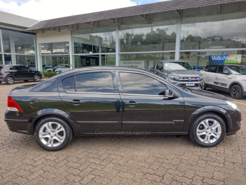 VECTRA 2.0 MPFI ELEGANCE 8V FLEX 4P MANUAL - 2011 - NOVA PETRóPOLIS