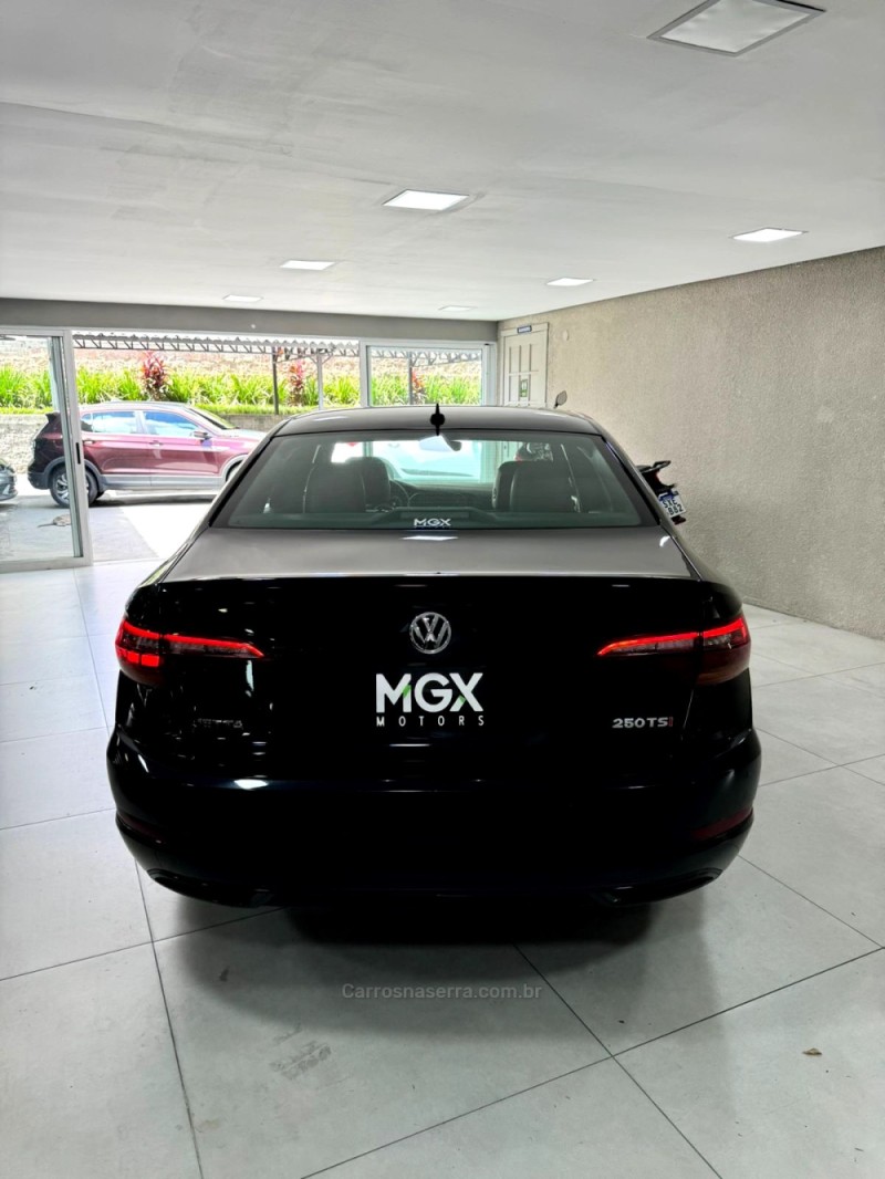 JETTA 1.4 R-LINE 250 16V TSI FLEX 4P AUTOMÁTICO - 2018 - PORTO ALEGRE