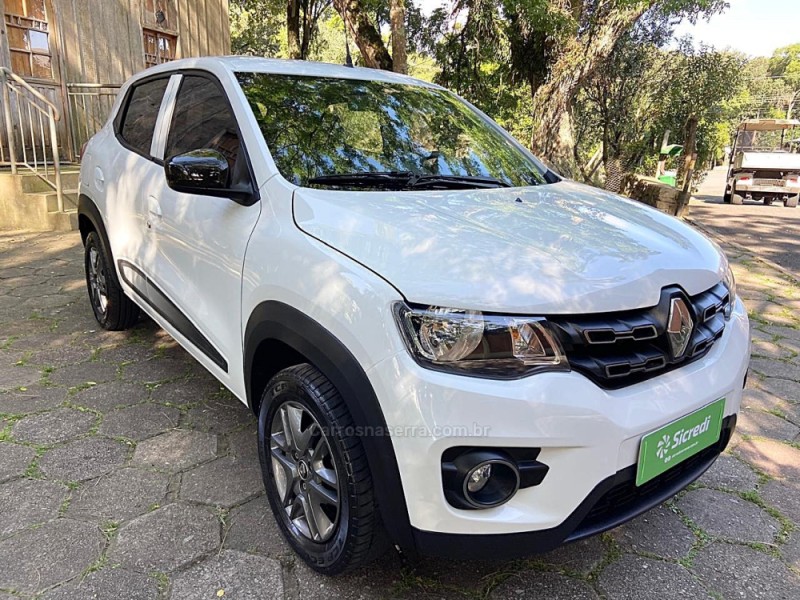 KWID 1.0 12V SCE FLEX INTENSE MANUAL - 2020 - BENTO GONçALVES