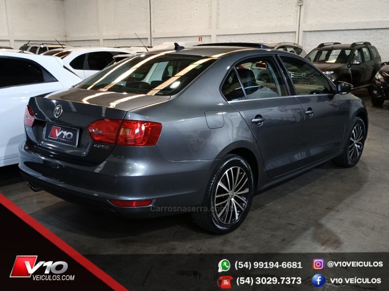 JETTA 2.0 TSI HIGHLINE 211CV GASOLINA 4P DSG - 2014 - CAXIAS DO SUL