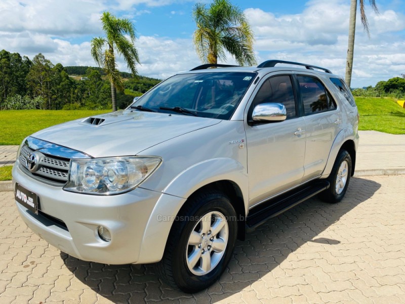 HILUX SW4 3.0 SRV 4X4 7 LUGARES 16V TURBO INTERCOOLER DIESEL 4P AUTOMÁTICO - 2009 - DOIS IRMãOS