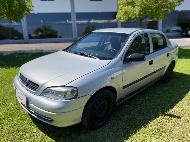 ASTRA 1.8 MPFI GL SEDAN 8V GASOLINA 4P MANUAL - 2001 - BOM PRINCíPIO