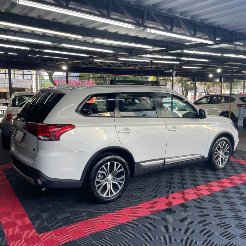 OUTLANDER 2.0 COMFORT 16V GASOLINA 4P AUTOMÁTICO - 2018 - PASSO FUNDO