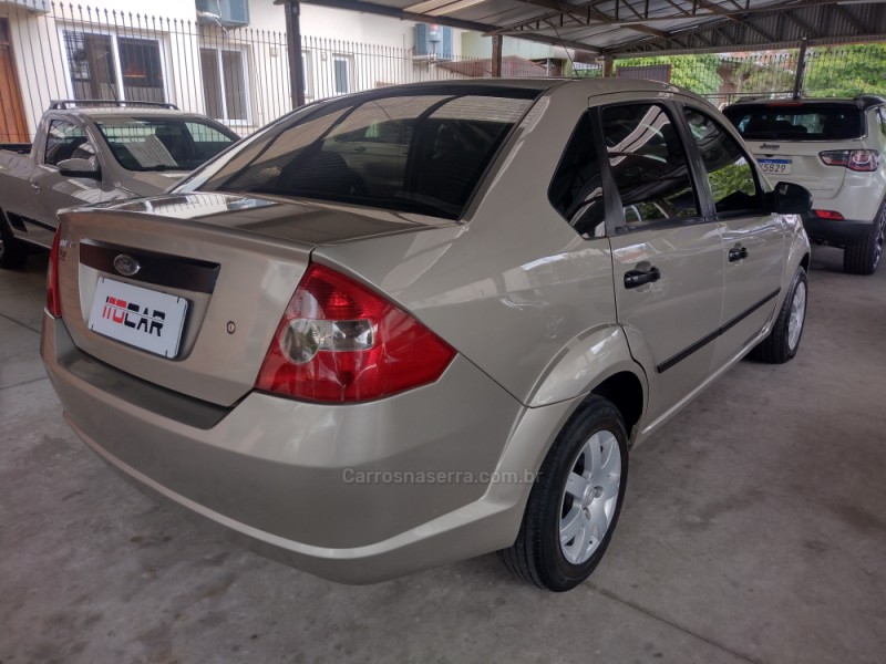 FIESTA 1.0 MPI PERSONNALITÉ SEDAN GASOLINA 4P MANUAL - 2006 - GARIBALDI