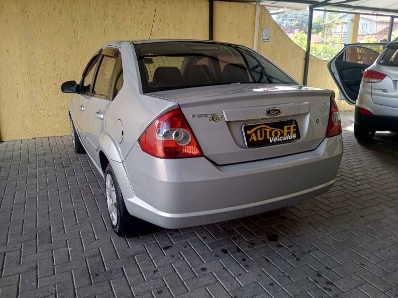 FIESTA 1.6 MPI SEDAN 8V FLEX 4P MANUAL - 2009 - CANELA