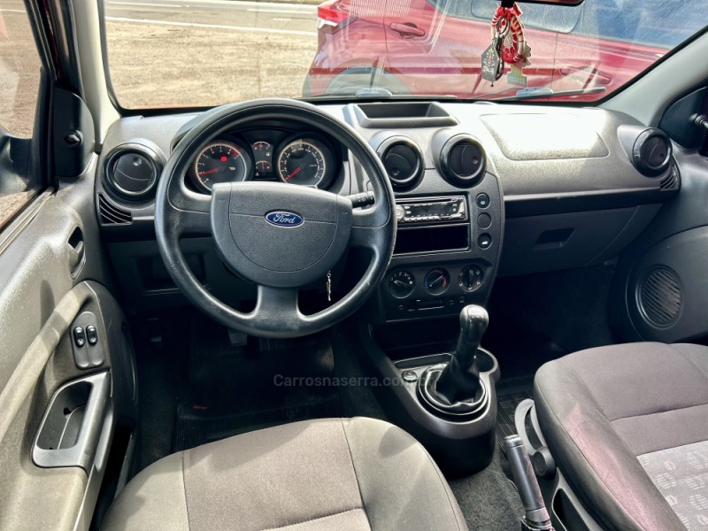 FIESTA 1.0 MPI CLASS 8V FLEX 4P MANUAL - 2014 - SãO SEBASTIãO DO CAí