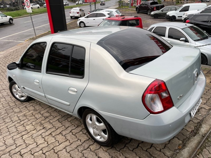 CLIO 1.6 PRIVILÉGE SEDAN 16V FLEX 4P MANUAL - 2009 - CAXIAS DO SUL