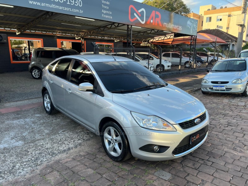 FOCUS 1.6 8V FLEX 4P MANUAL - 2010 - VENâNCIO AIRES