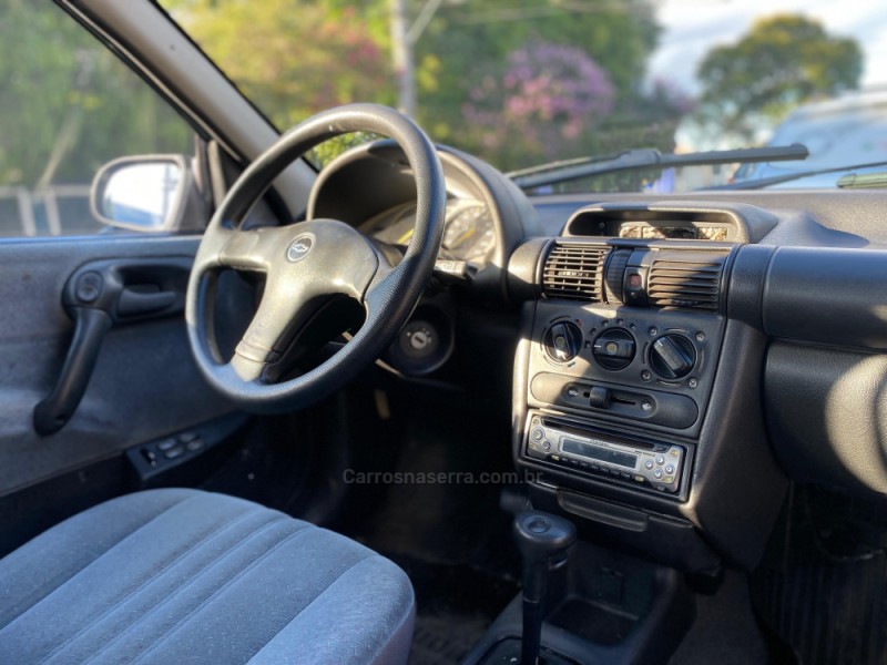 CORSA 1.6 MPFI GL SEDAN 8V GASOLINA 4P MANUAL - 1999 - PAROBé