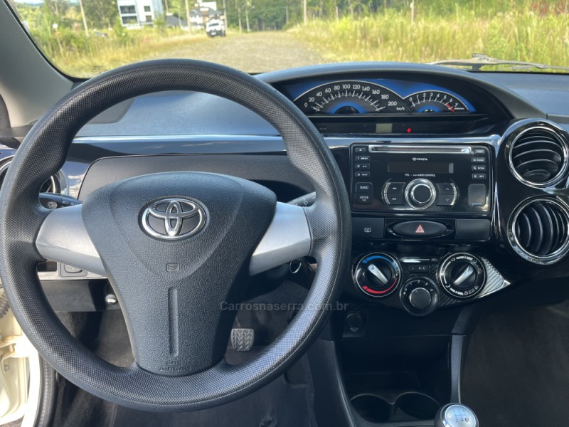 ETIOS 1.5 XS 16V FLEX 4P MANUAL - 2014 - VERANóPOLIS