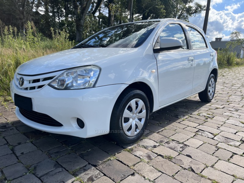 ETIOS 1.5 XS 16V FLEX 4P MANUAL - 2014 - VERANóPOLIS