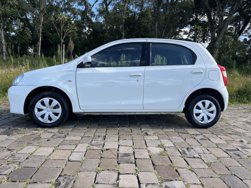 ETIOS 1.5 XS 16V FLEX 4P MANUAL