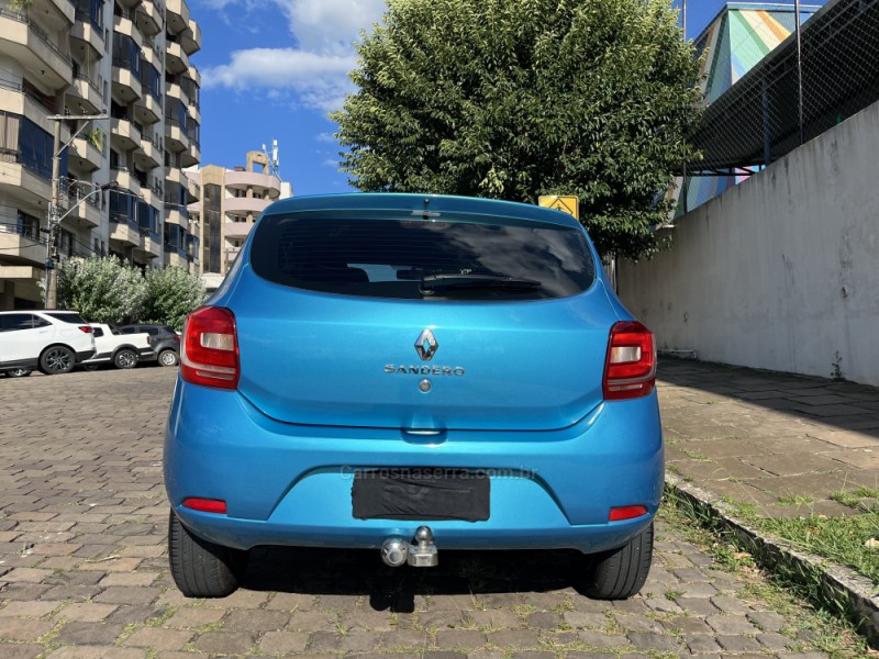 SANDERO 1.0 AUTHENTIQUE 16V FLEX 4P MANUAL - 2015 - VERANóPOLIS