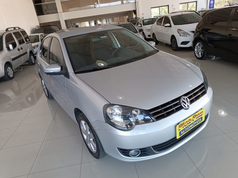 POLO SEDAN 1.6 MI COMFORTLINE 8V FLEX 4P MANUAL - 2012 - NOVA PETRóPOLIS