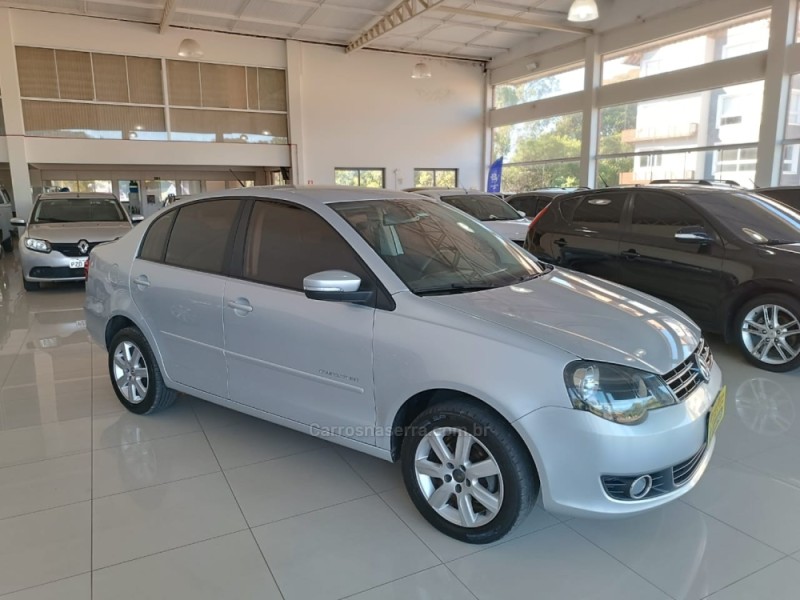 POLO SEDAN 1.6 MI COMFORTLINE 8V FLEX 4P MANUAL - 2012 - NOVA PETRóPOLIS