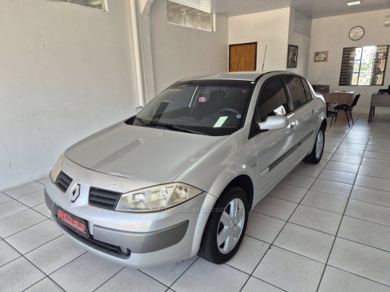 MÉGANE 1.6 DYNAMIQUE 16V FLEX 4P MANUAL - 2008 - NãO-ME-TOQUE