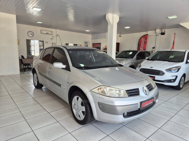 MÉGANE 1.6 DYNAMIQUE 16V FLEX 4P MANUAL - 2008 - NãO-ME-TOQUE